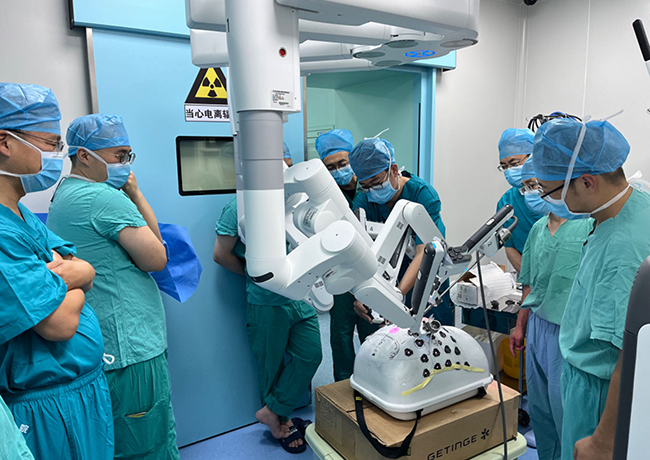 扬帆新征程 共筑新时代 -我院泌尿外科在达芬奇机器人辅助手术方面取得了重要的阶段性成果